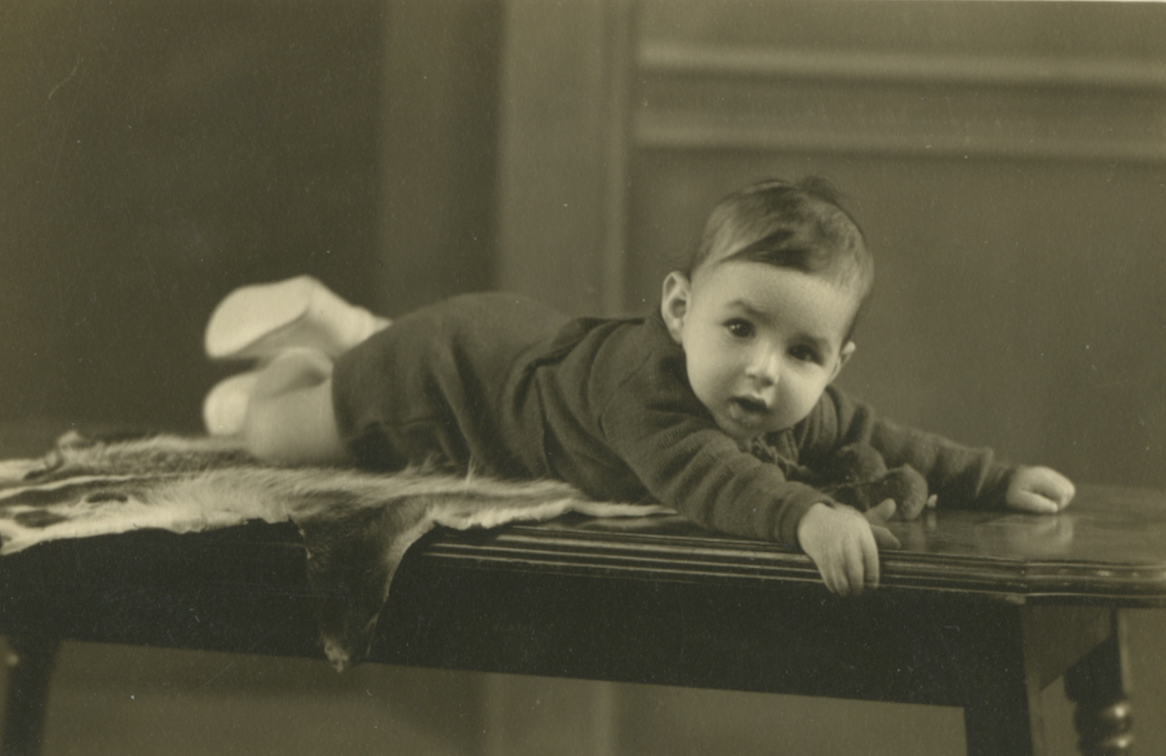 1939-11-29 Raul M at Studio Ortiz in Monterrey